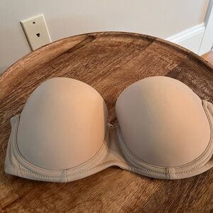 Maidenform Cream Strapless Bra Seamless Molded Cups